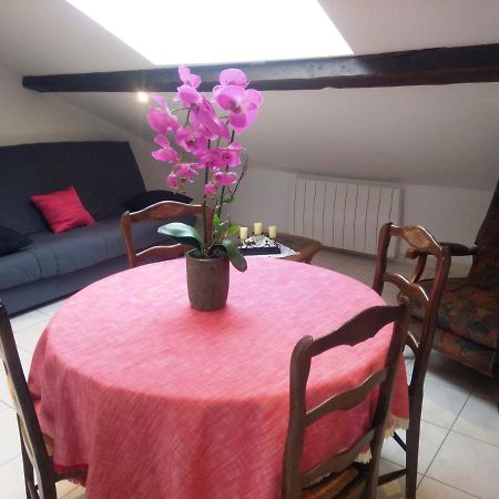 Appartement En Location Touristique Pour 4 Personnes Docelles Ngoại thất bức ảnh