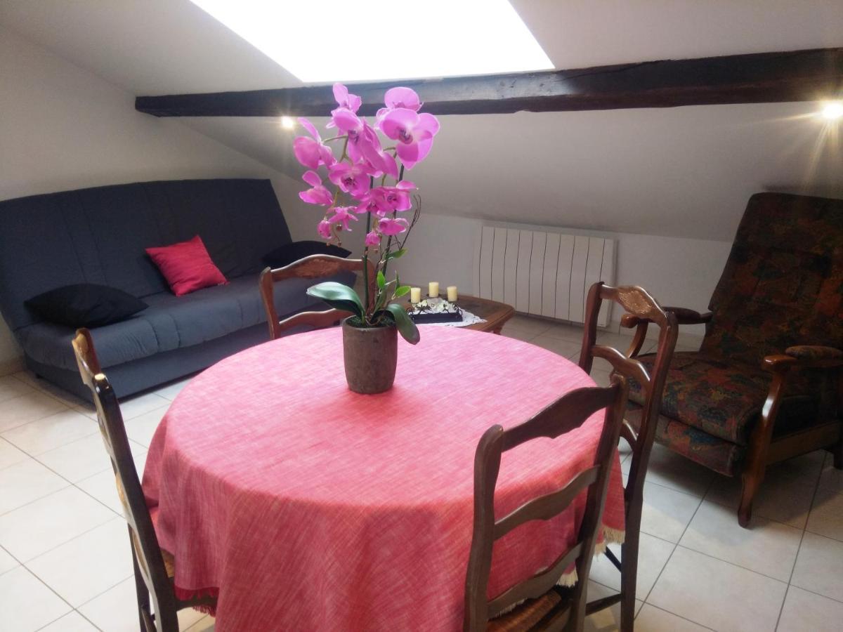 Appartement En Location Touristique Pour 4 Personnes Docelles Ngoại thất bức ảnh